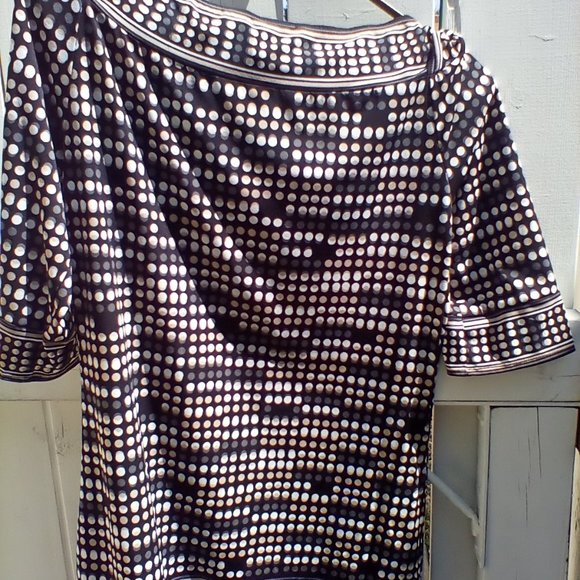 Women Blouse - Picture 2 of 3